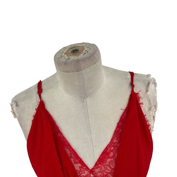 Michael Costello x Revolve Justin Gown Red Maxi‎ Lace Slit Size Large - Picture 4 of 16